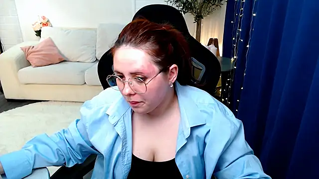 Hennessy_bunny webcam