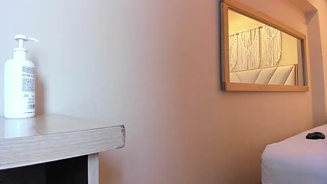 NahimiThompson webcam