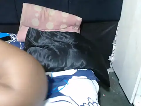 SweetHotBabby18 webcam