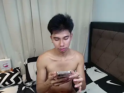 Ur_pinoyhotbrix webcam