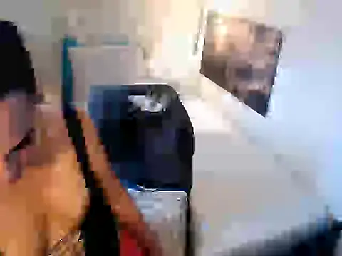 NinaDOM4CUM webcam