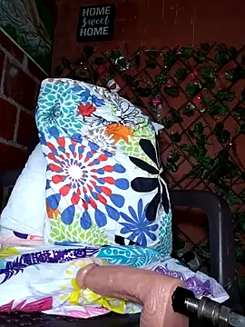 KattalellaGomez webcam