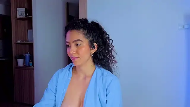 Maithe_Perroni webcam