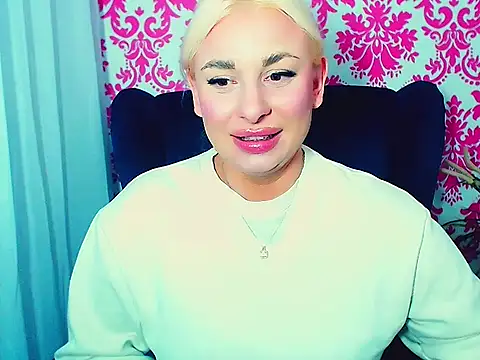 LuxuriaGoddess webcam