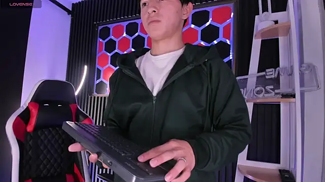 Cristopher_Wild webcam