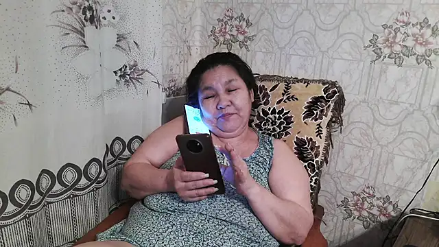 Zulfiya_Bruce webcam