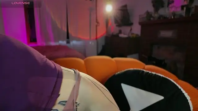  GennaJames chat room