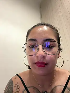 Rae_Lil_White live sex cam