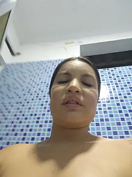 Pretty_Julieta webcam