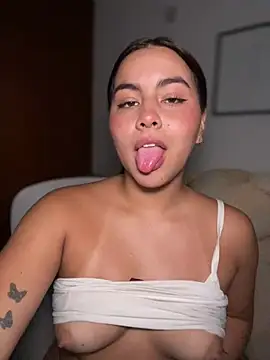 Zarahs_Blare1 webcam