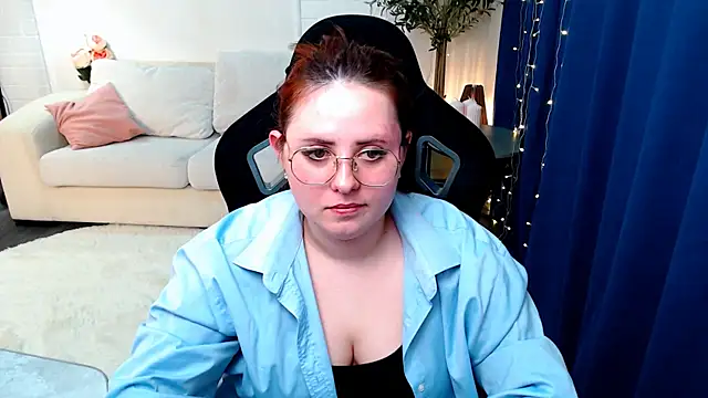 Hennessy_bunny webcam