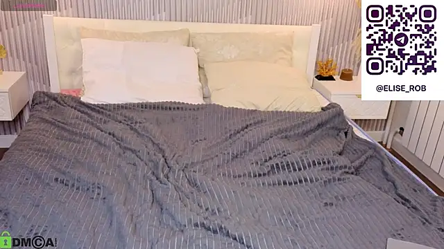 elise_robbie webcam
