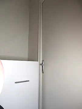 Webcam Model (AMYRA_HOT)  is live.Free join now!