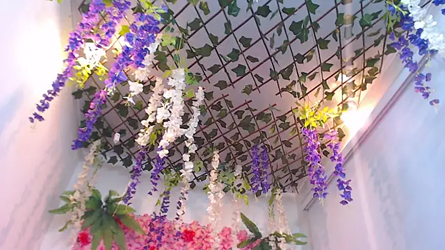 BLONDE_SEXYHOT webcam