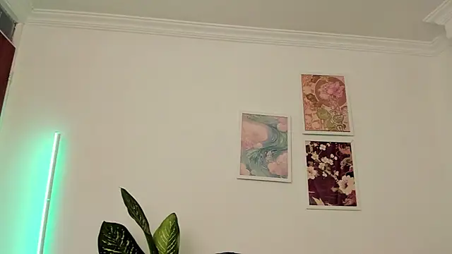 canelleGarces webcam