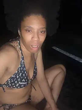 YeahhhitsBreezy webcam