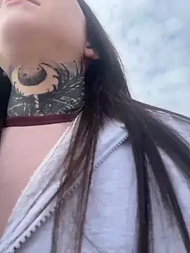 fionamurr (F teen) - play with the clitoris