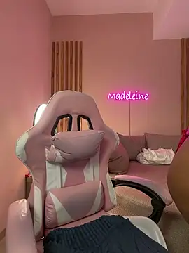 MadeleineSanez webcam