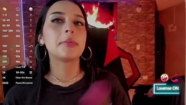 Charlotte_greys webcam