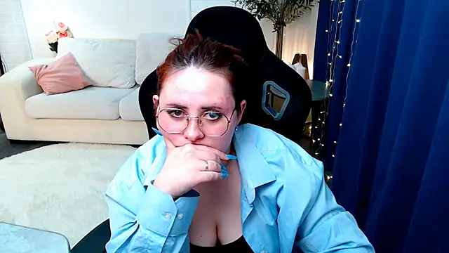 Hennessy_bunny webcam