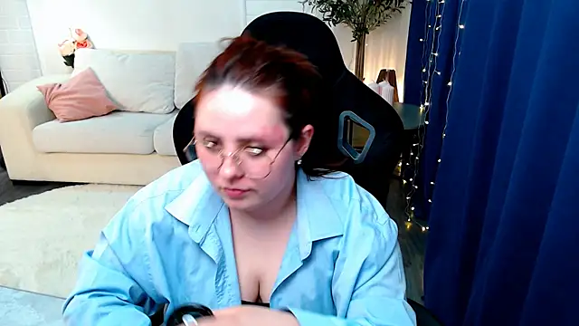 Hennessy_bunny webcam