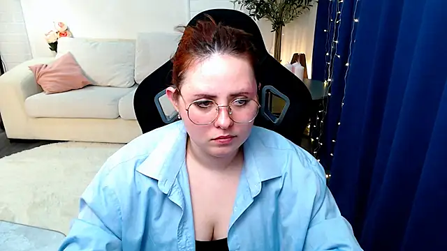 Hennessy_bunny webcam