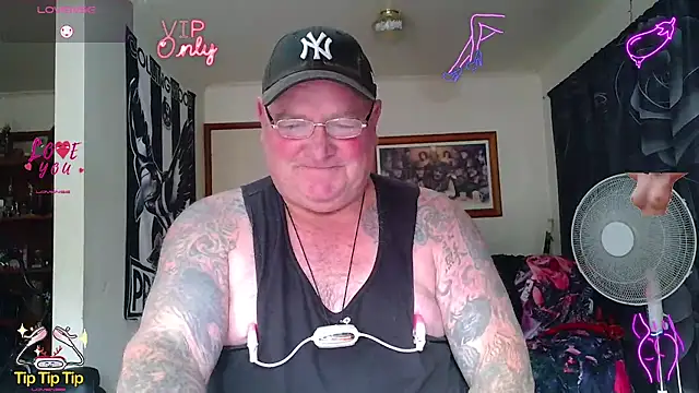 KINKYBLUEYES69 webcam