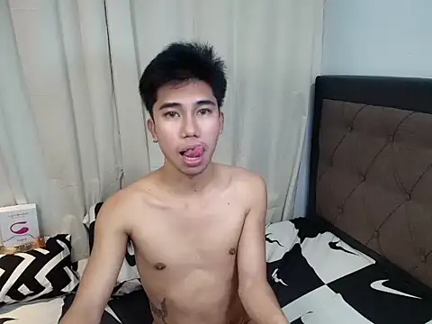 Ur_pinoyhotbrix webcam