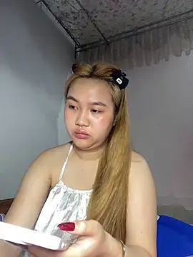 Almira6868 webcam