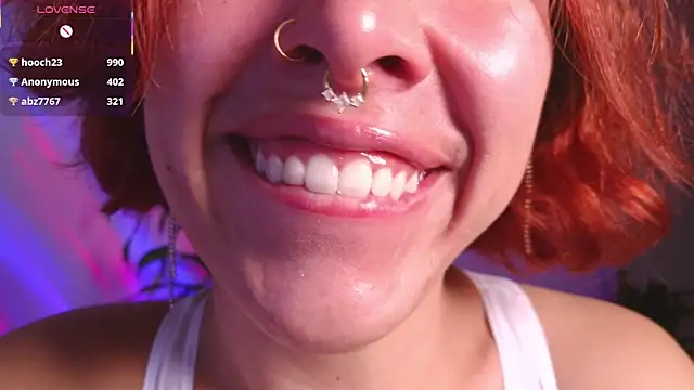 bri_von_dhara__ webcam