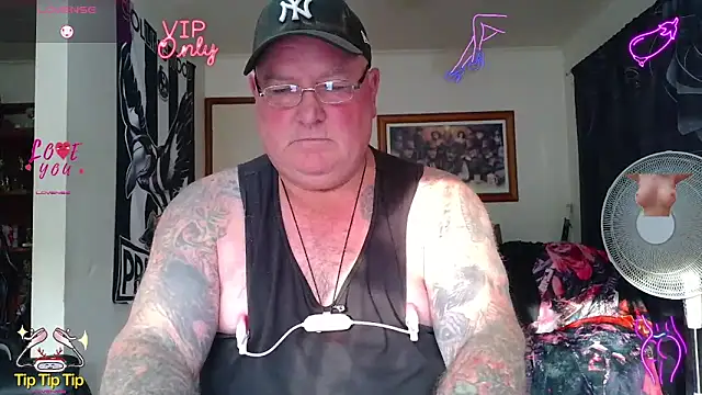 KINKYBLUEYES69 webcam