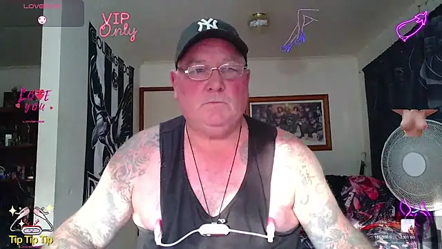 KINKYBLUEYES69 webcam