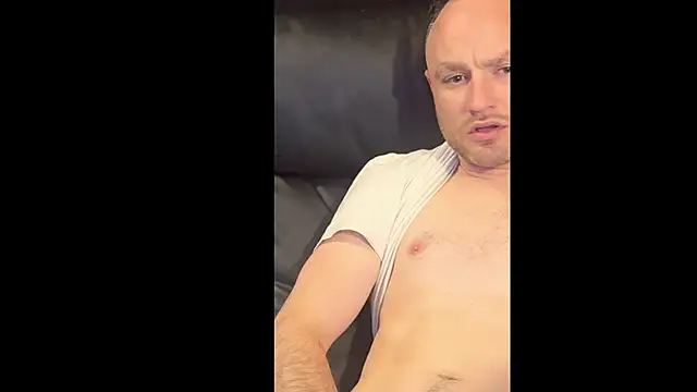 famous1tad - Famous1tad's free webcam - UK Sex Cams