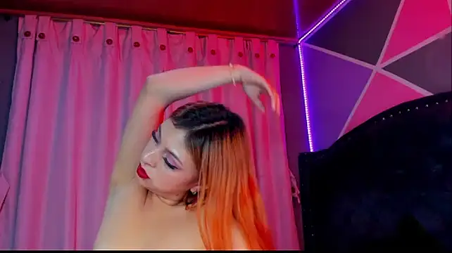 Emmily_Walker webcam