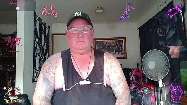 KINKYBLUEYES69 webcam