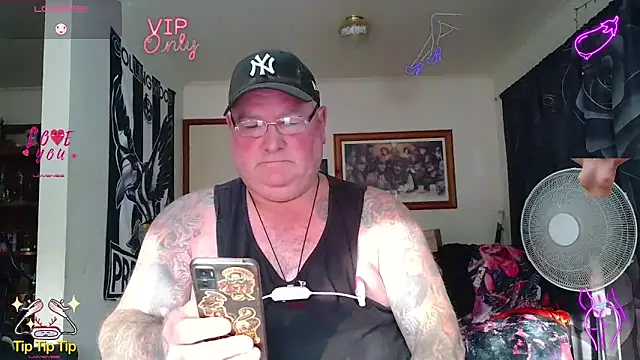 KINKYBLUEYES69 webcam