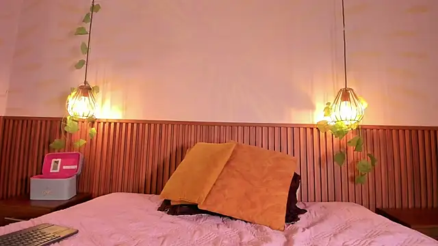 daphne_courtis webcam