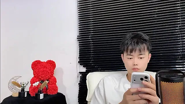 GUCCI-BOY1314 webcam