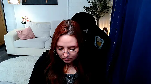 Hennessy_bunny webcam