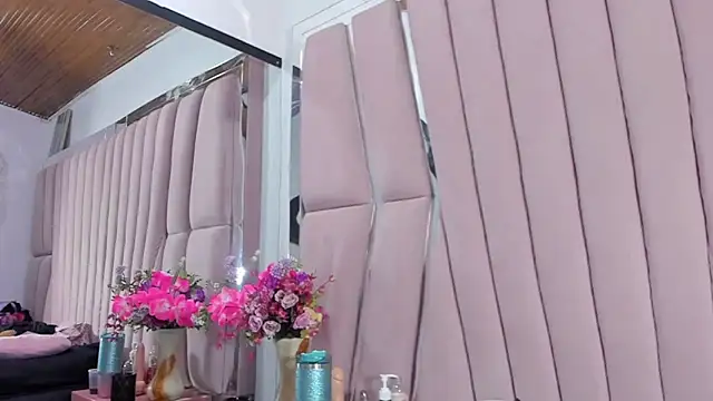 Sasha_Petitte webcam