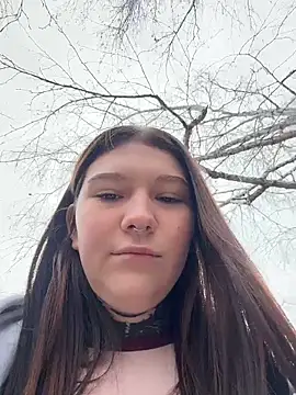 fionamurr (F teen) - play with the clitoris