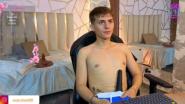 evan_tay - EVAN_TAY's free webcam - UK Sex Cams