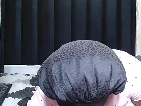 SubmissiveBabe01 webcam