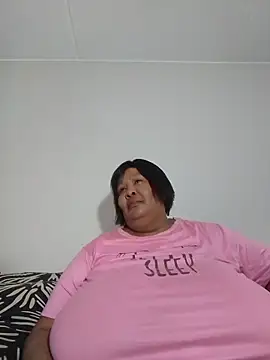 nancy111 (F milf) - Make me drip and squit on my toy baby