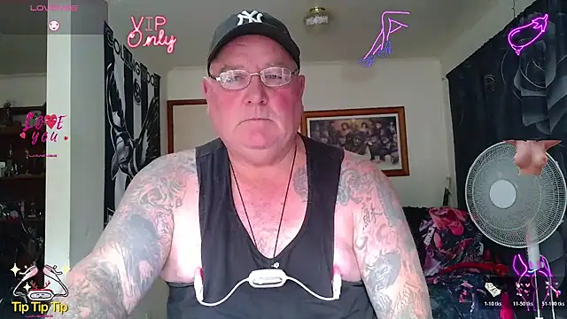 KINKYBLUEYES69 webcam