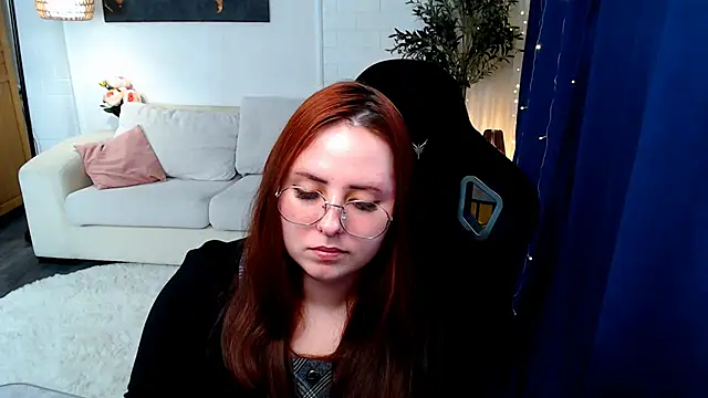 Hennessy_bunny webcam