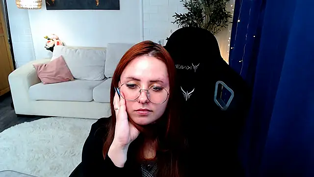 Hennessy_bunny webcam