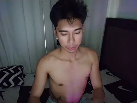 Ur_pinoyhotbrix webcam