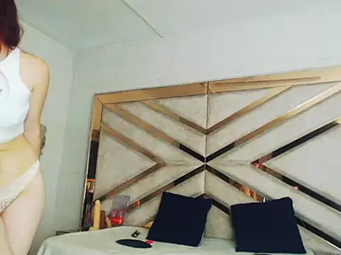 Luna_and_Rose webcam