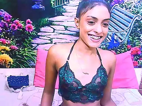 IndianPretty14u2Luv webcam